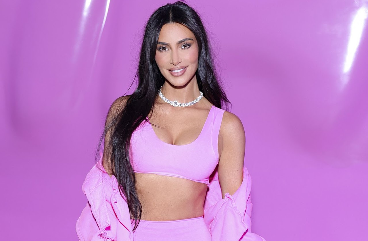 SKIMS: Cómo Kim Kardashian Pasó de una Idea a un Imperio Global